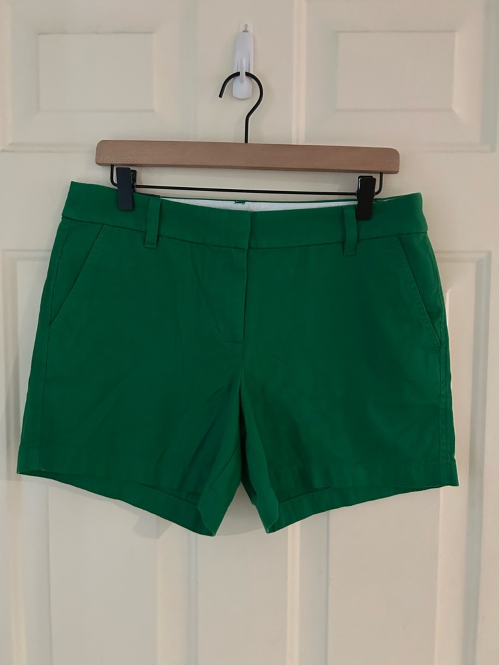 J. Crew Bright Green Women's Chino Shorts Size 8 NWT